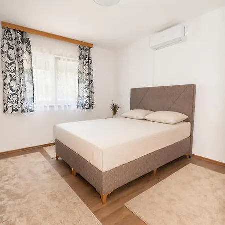 Miris Blagaja Casa de Férias